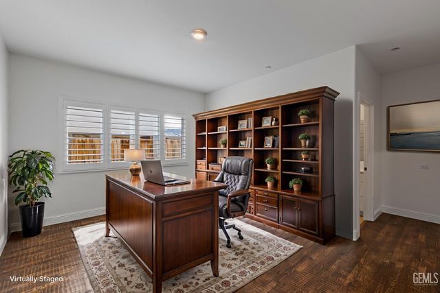 3303 Rustic Woods Lane, Shafter, CA 93263