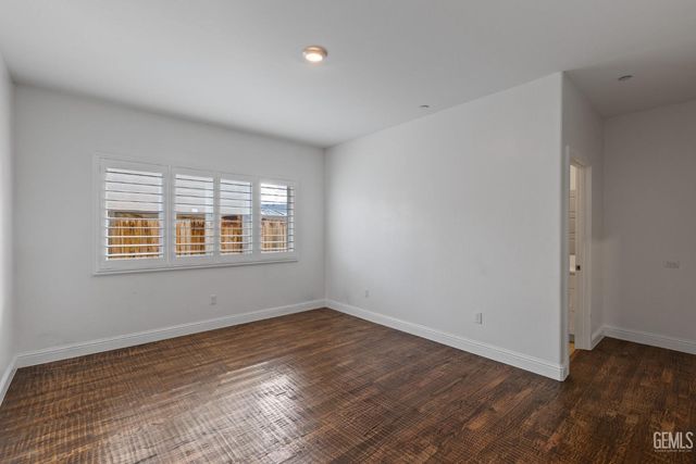 3303 Rustic Woods Lane, Shafter, CA 93263