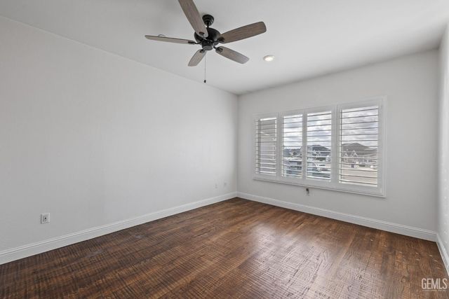 3303 Rustic Woods Lane, Shafter, CA 93263