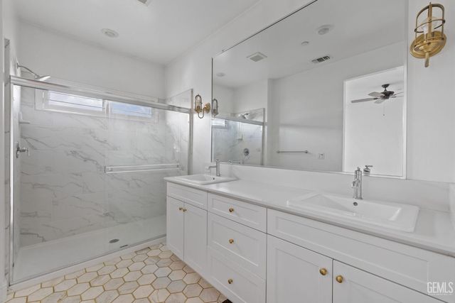 3303 Rustic Woods Lane, Shafter, CA 93263