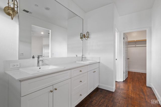 3303 Rustic Woods Lane, Shafter, CA 93263