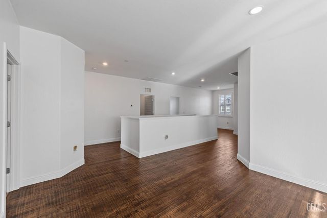 3303 Rustic Woods Lane, Shafter, CA 93263