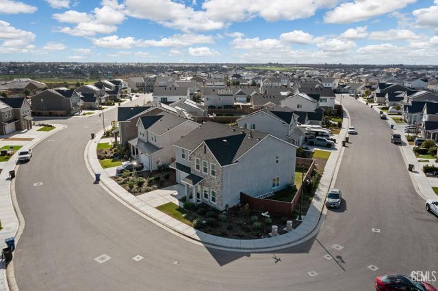 3303 Rustic Woods Lane, Shafter, CA 93263