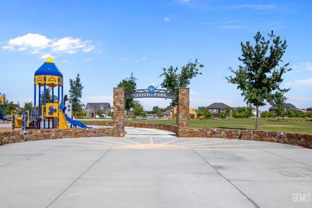 3303 Rustic Woods Lane, Shafter, CA 93263