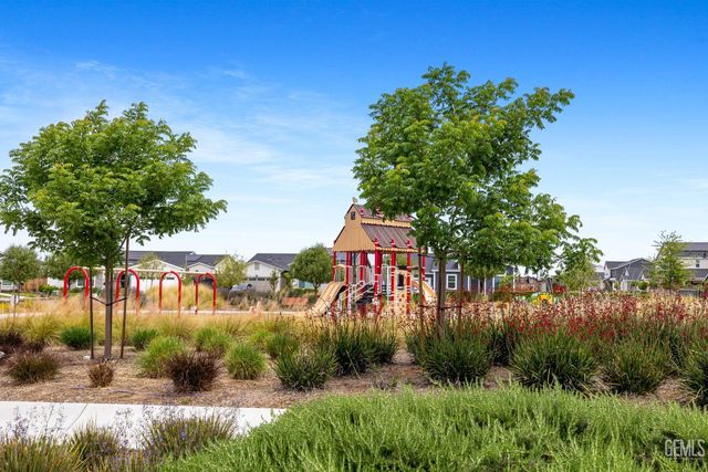 3303 Rustic Woods Lane, Shafter, CA 93263