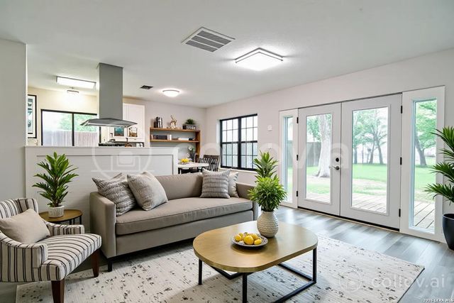 1225 W Coll, New Braunfels, TX 78130
