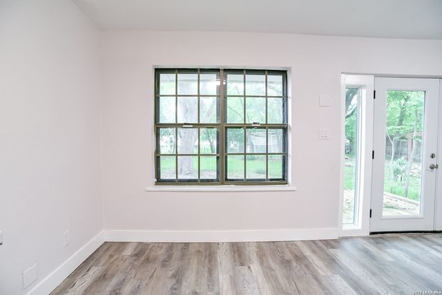 1225 W Coll, New Braunfels, TX 78130