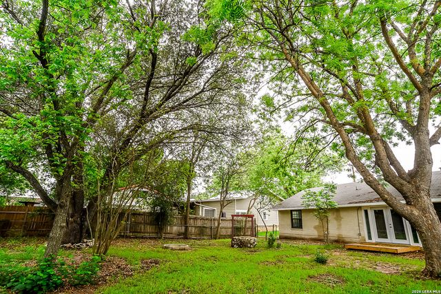 1225 W Coll, New Braunfels, TX 78130