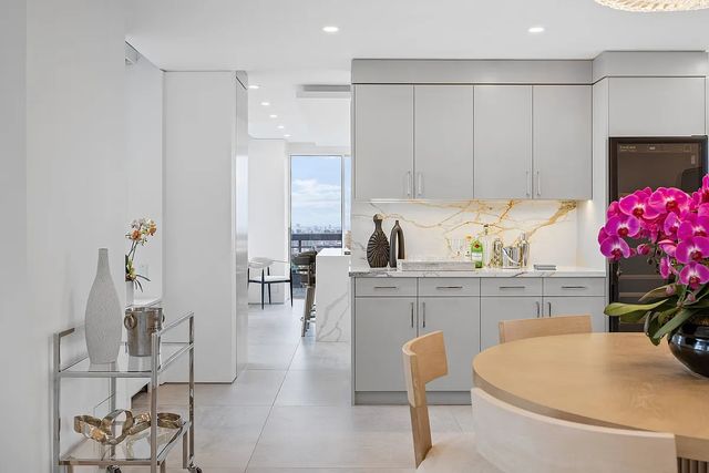 422 E 72nd Street 37AD, New York City, NY 10021