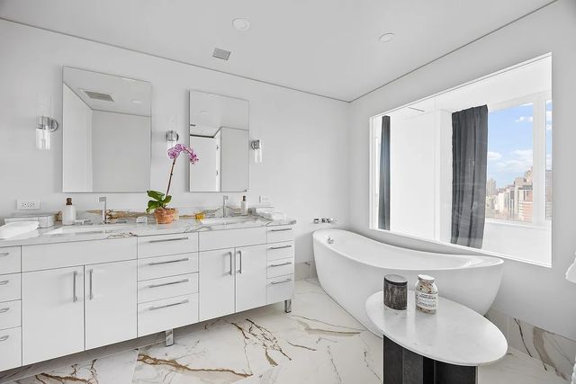 422 E 72nd Street 37AD, New York City, NY 10021