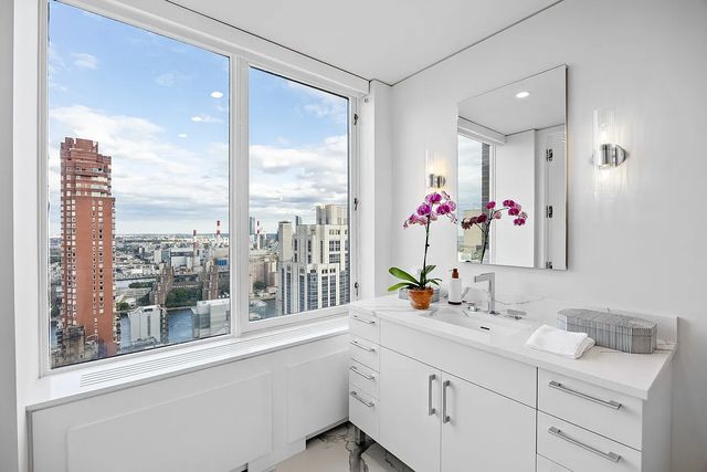 422 E 72nd Street 37AD, New York City, NY 10021