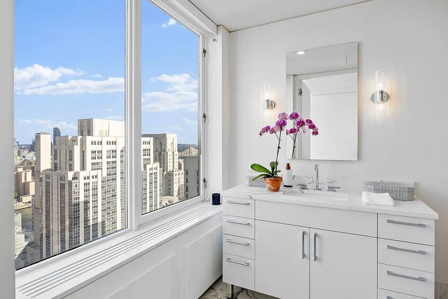 422 E 72nd Street 37AD, New York City, NY 10021