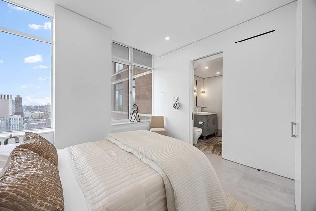 422 E 72nd Street 37AD, New York City, NY 10021