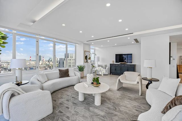 422 E 72nd Street 37AD, New York City, NY 10021