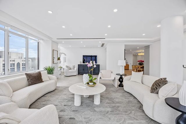 422 E 72nd Street 37AD, New York City, NY 10021