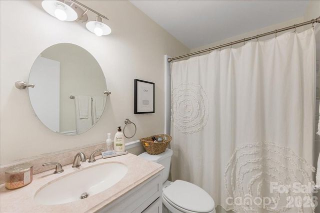 7020 Valley Haven Drive, Charlotte, NC 28211