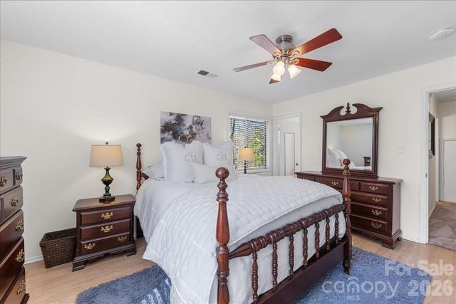 7020 Valley Haven Drive, Charlotte, NC 28211