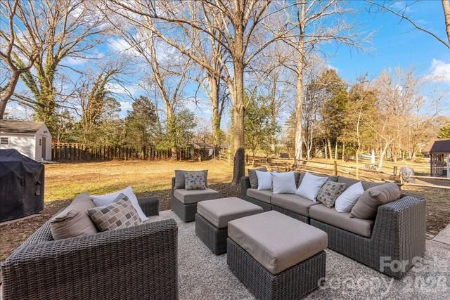 7020 Valley Haven Drive, Charlotte, NC 28211