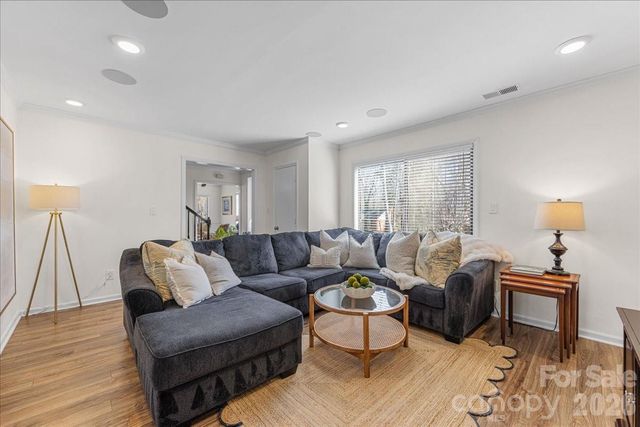 7020 Valley Haven Drive, Charlotte, NC 28211