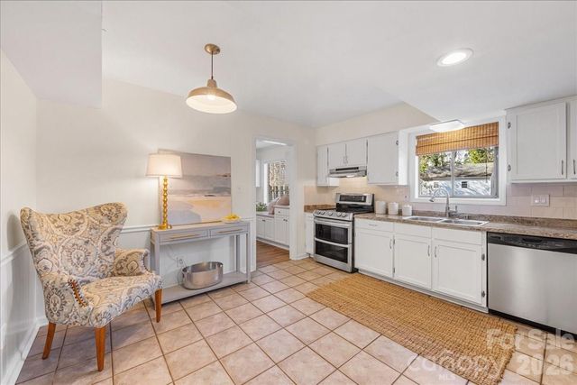 7020 Valley Haven Drive, Charlotte, NC 28211