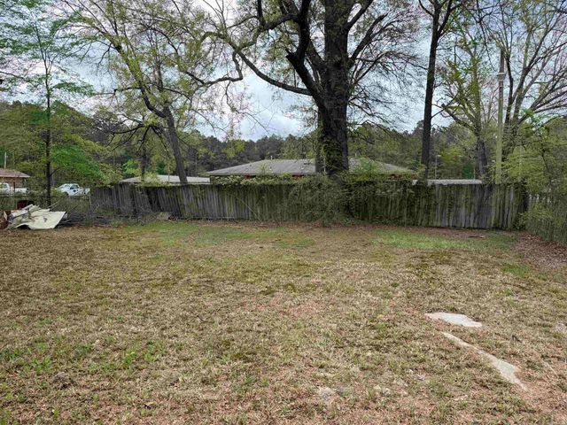 3803 W 17th, Pine Bluff, AR 71602