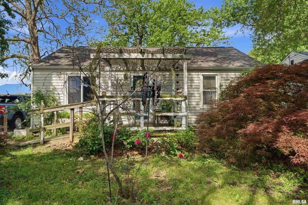 107 FLORIDA Avenue, Washington, IL 61571