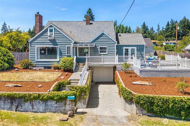 2425 N Wycoff Avenue, Bremerton, WA 98312
