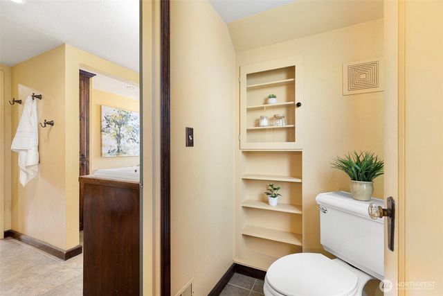 2425 N Wycoff Avenue, Bremerton, WA 98312
