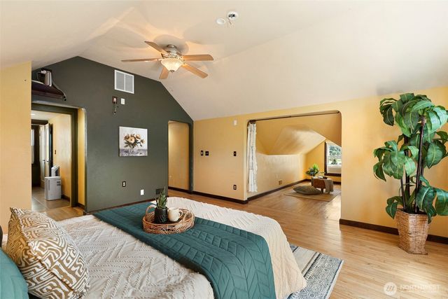 2425 N Wycoff Avenue, Bremerton, WA 98312