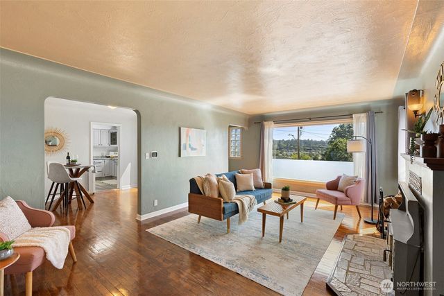 2425 N Wycoff Avenue, Bremerton, WA 98312