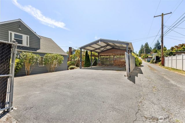 2425 N Wycoff Avenue, Bremerton, WA 98312