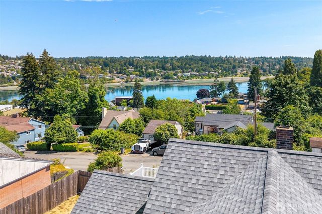 2425 N Wycoff Avenue, Bremerton, WA 98312