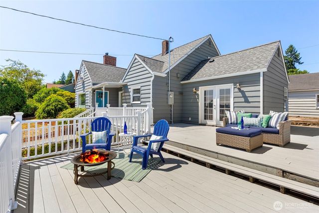 2425 N Wycoff Avenue, Bremerton, WA 98312