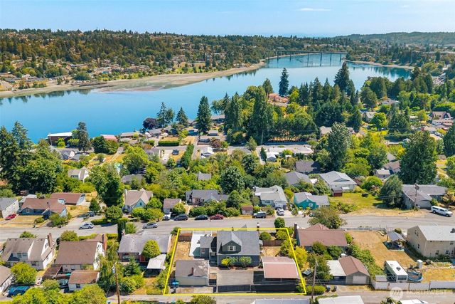 2425 N Wycoff Avenue, Bremerton, WA 98312