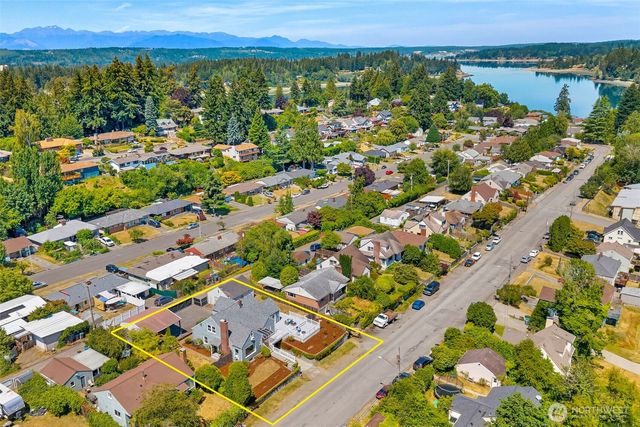 2425 N Wycoff Avenue, Bremerton, WA 98312