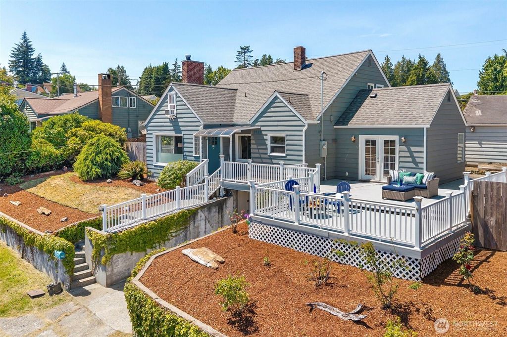 2425 N Wycoff Avenue, Bremerton, WA 98312