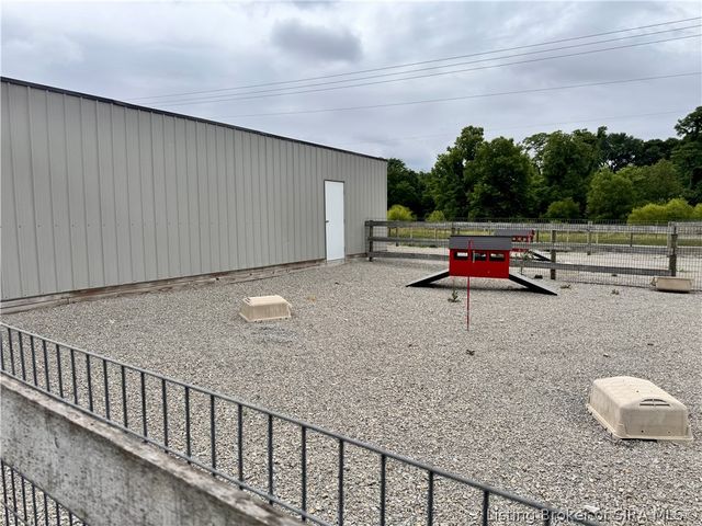 8905 Tunnel Mill Road, Marysville, IN 47141