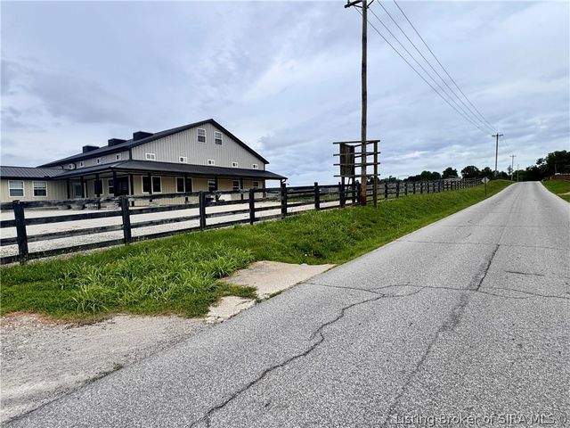 8905 Tunnel Mill Road, Marysville, IN 47141