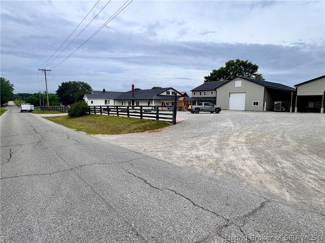 8905 Tunnel Mill Road, Marysville, IN 47141