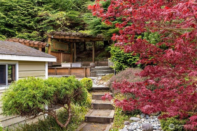 6207 NE Blakewood Court, Kingston, WA 98346