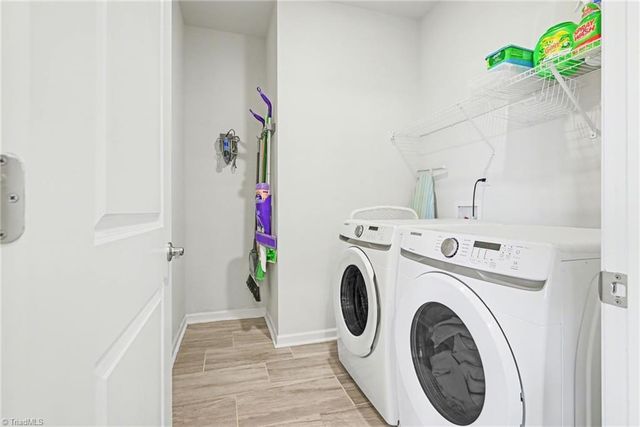 4463 Sapphire Court, Clemmons, NC 27012