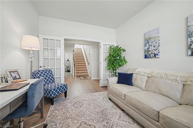 4463 Sapphire Court, Clemmons, NC 27012