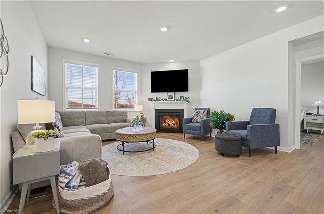 4463 Sapphire Court, Clemmons, NC 27012