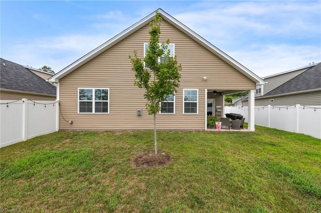 4463 Sapphire Court, Clemmons, NC 27012