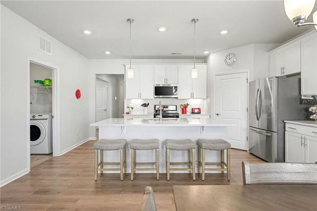 4463 Sapphire Court, Clemmons, NC 27012