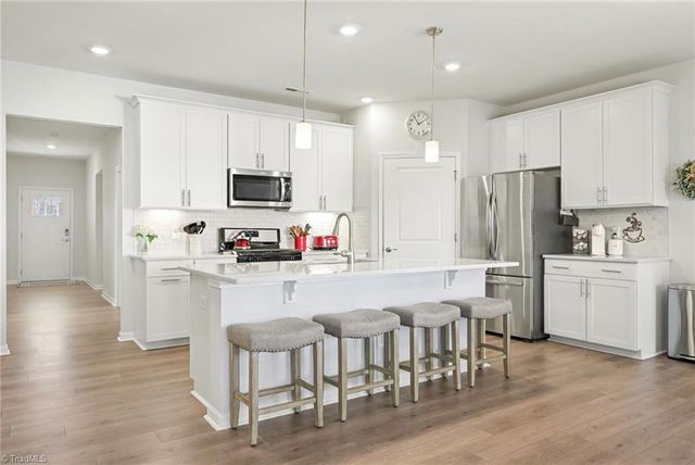 4463 Sapphire Court, Clemmons, NC 27012