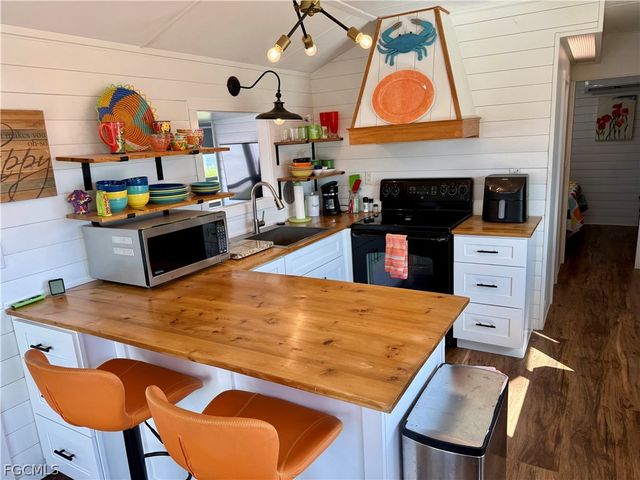 19681 Summerlin RD 482, Fort Myers, FL 33908