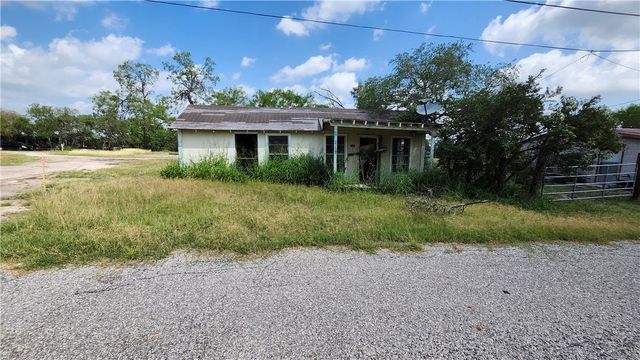 308 Menchaca St, George West, TX 78022