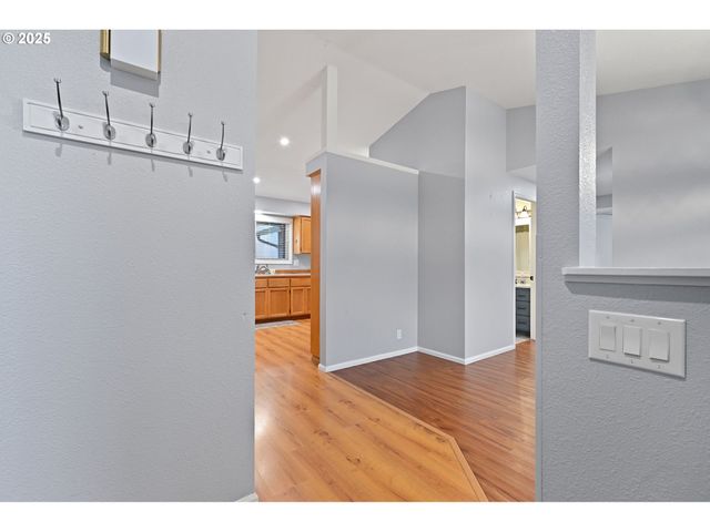 4575 CAMBON St, Eugene, OR 97402