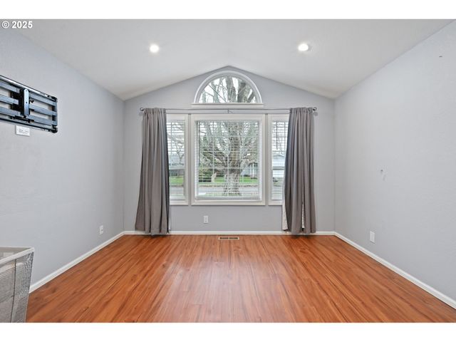 4575 CAMBON St, Eugene, OR 97402